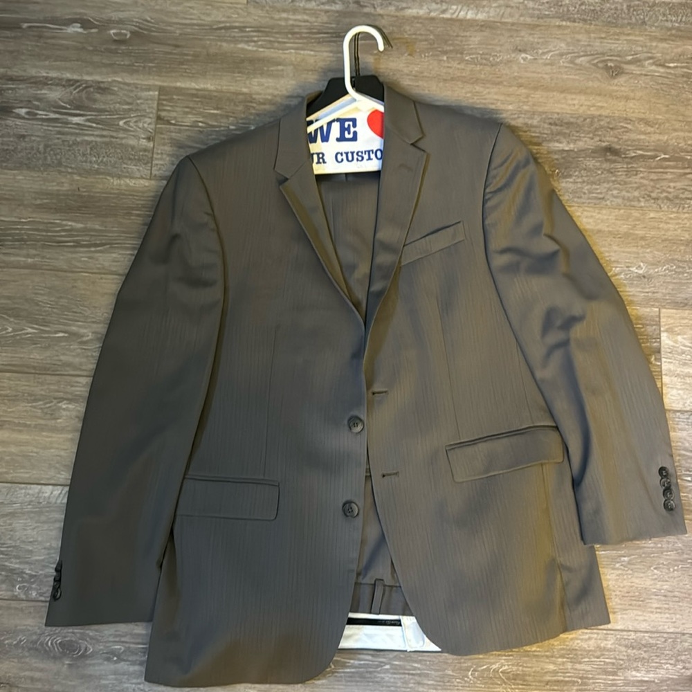 Men’s Kenneth Cole NYC suit